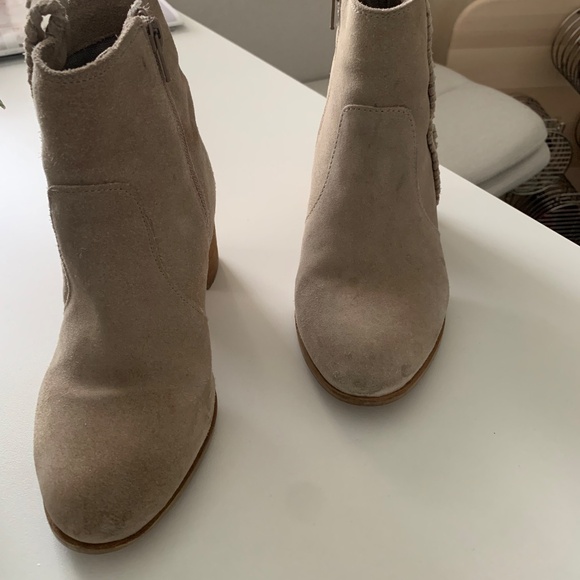 COCONUTS by MATISSE Trina Suede Block Heel Booties - Picture 9 of 12